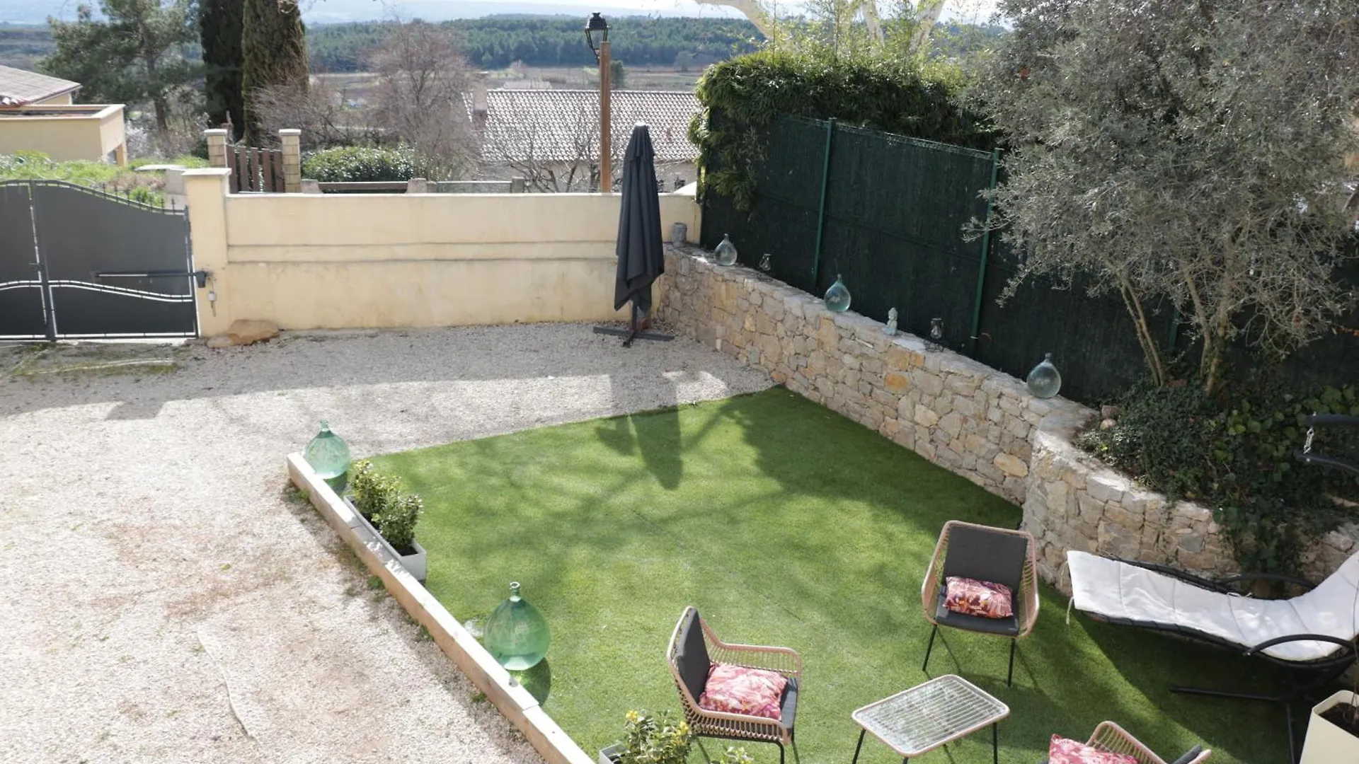 Au Pied De La Sainte Victoire Apartment Puyloubier